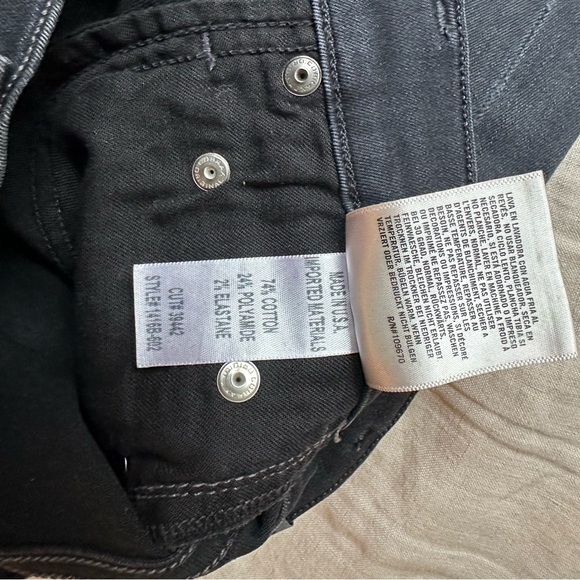 Citizens of Humanity “Rocket” high rise skinny in distressed black in size 26. - Picture 11 of 11